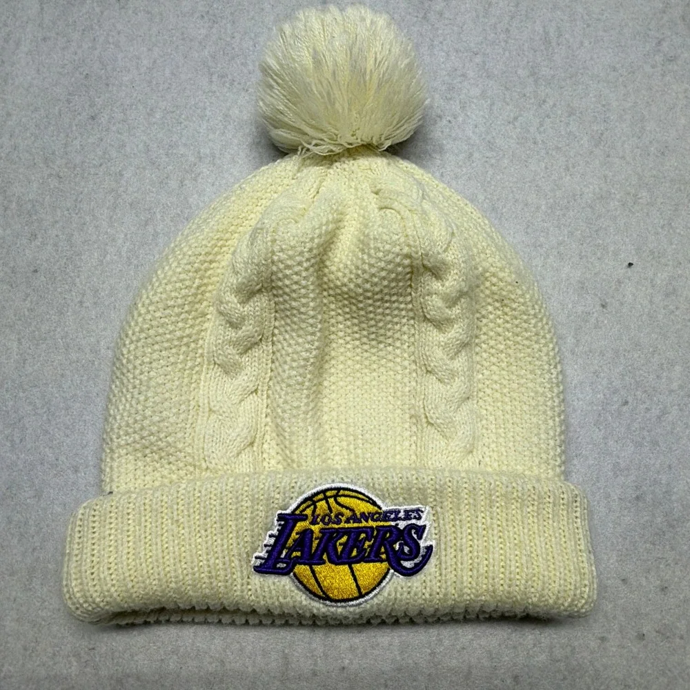Los Angeles Lakers Beanie Hat Cream Cable Knit Pom New Era NBA Womens‎